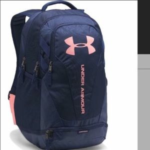 Dark blue/Coral Accents. 4 Compartments